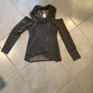 Star Wars Her Universe The Last Jedi Rey cold-shoulder cut out zip front jacket